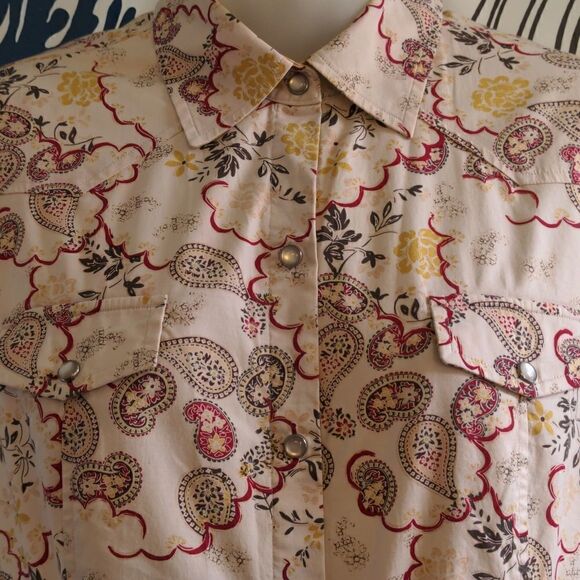 Caslon Western Women's Rodeo Shirt w/Pearl Buttons - Picture 2 of 12